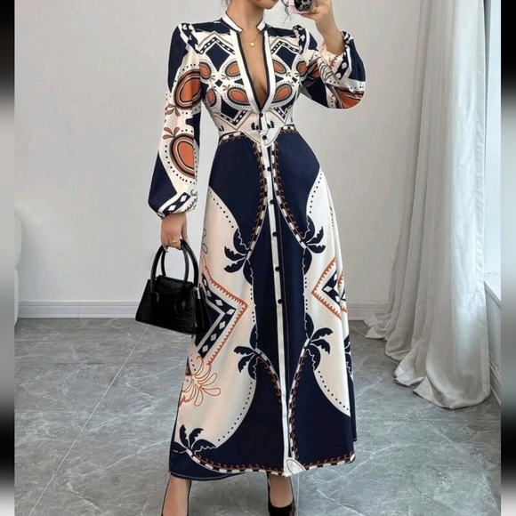 Elegant Navy and White Maxi Dress - Picture 1 of 5